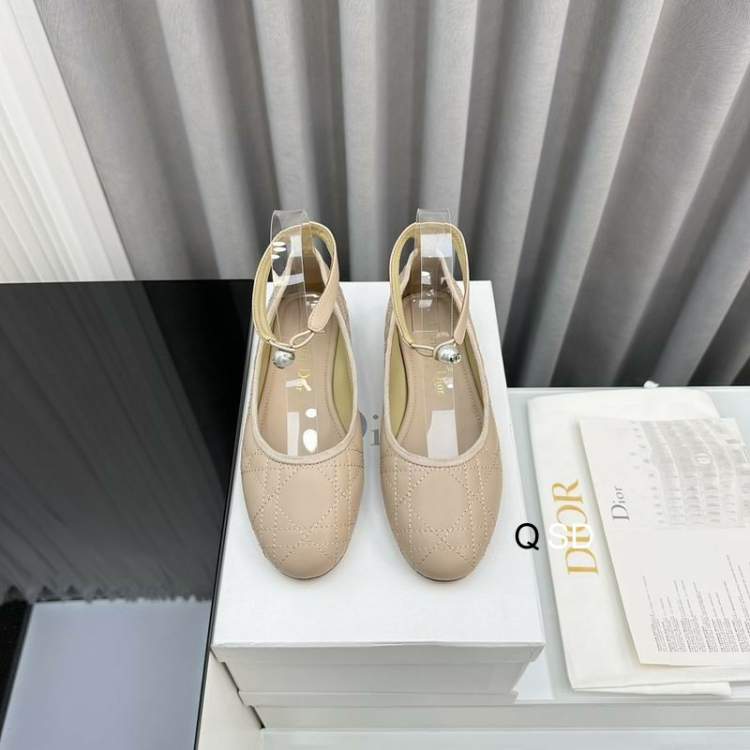 Picture of Dior Shoes _SKUDiorsz35-402CSD12013401
